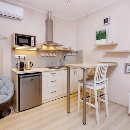 Anova Apartman Gyula Exterior foto