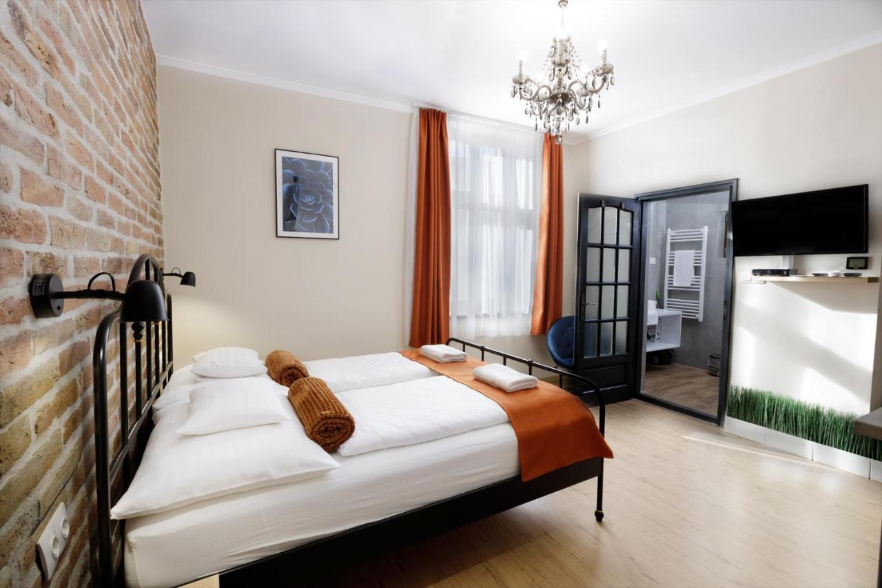 Anova Apartman Gyula Exterior foto